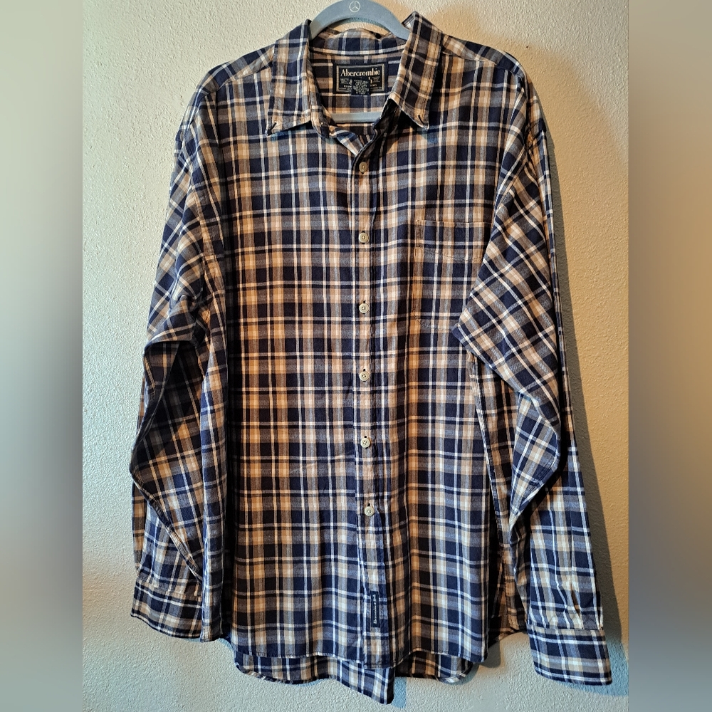 Abercrombie & Fitch men's plaid shirt in size L.